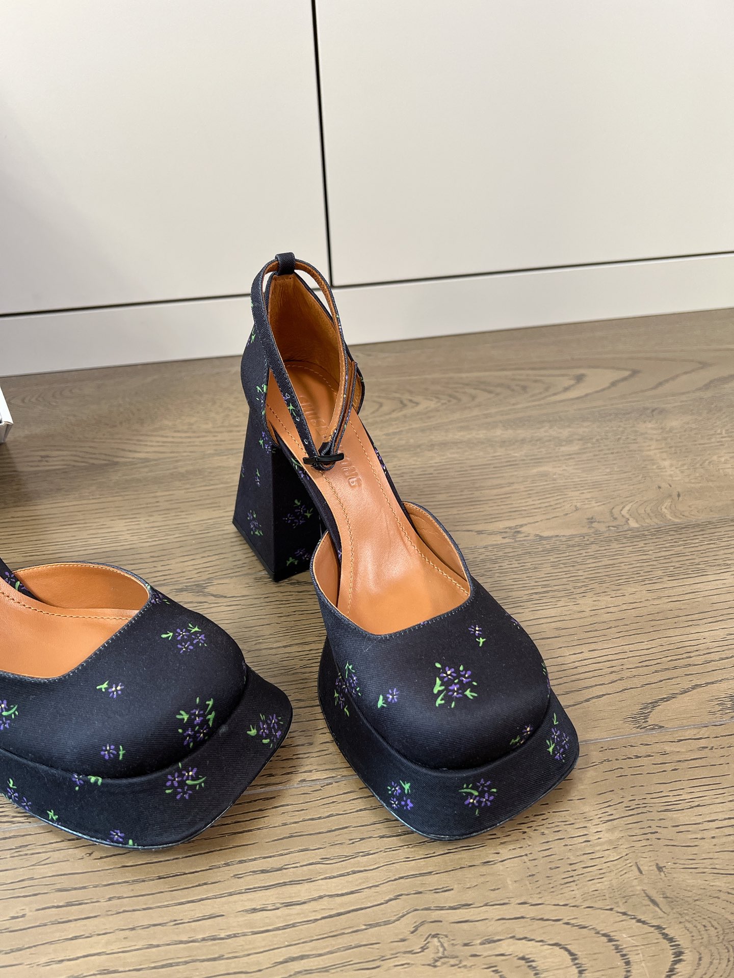 𝐒𝐇𝐔𝐒𝐇𝐔𝐓𝐎𝐍𝐆｜𝟐𝟎𝟐𝟑/𝐒𝐒 𝐧𝐞𝐰 Exclusive niche SHUSHU/TONG 23/thick bottom Mary Jane