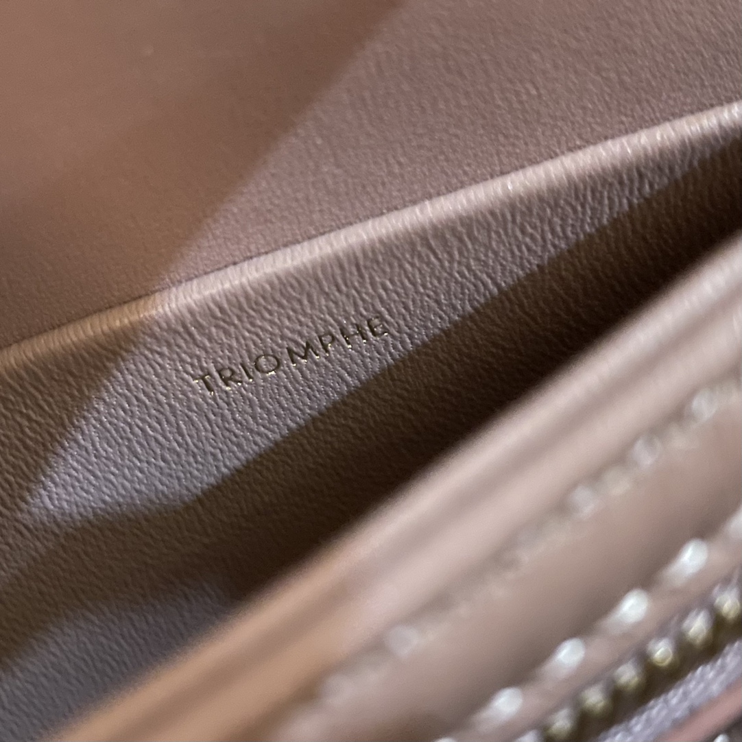 𝐂𝐞𝐥𝐢𝐧𝐞 Triomphe teen 18.5cm