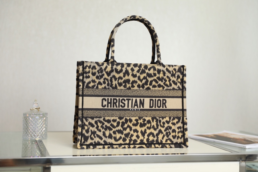 DIOR TOTE Leopard Print Shopping Bag