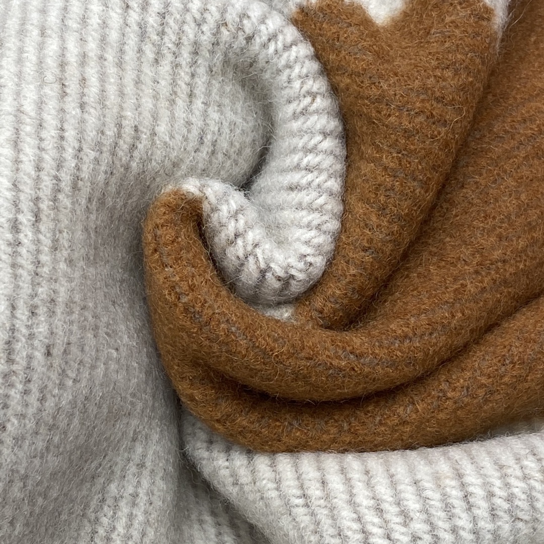 𝐇𝐞𝐫𝐦𝐞𝐬 • 𝟐𝟑𝐍𝐞𝐰【Beige】(%90 Merino Wool+10% Cashmere)