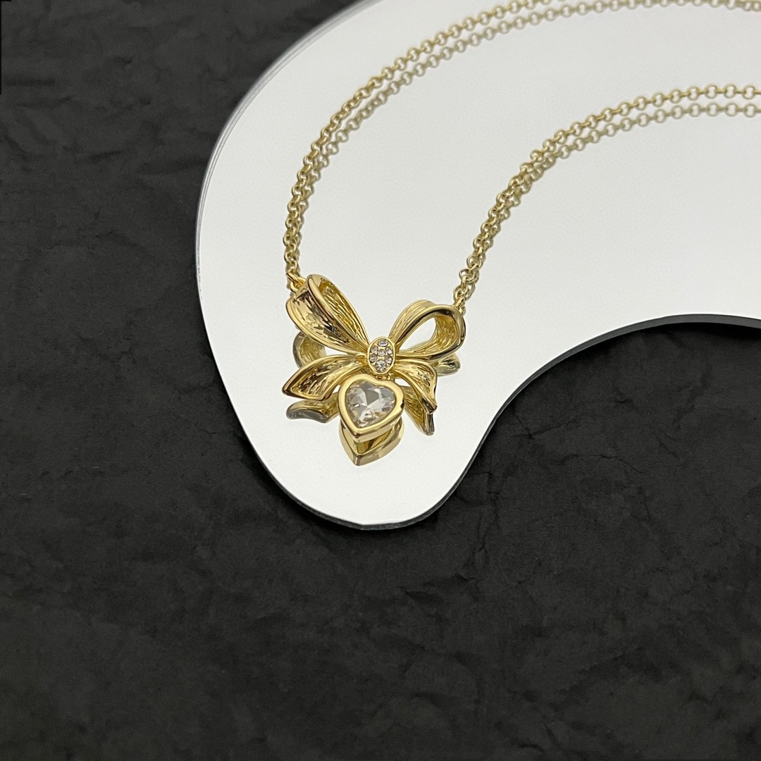 Dior necklace