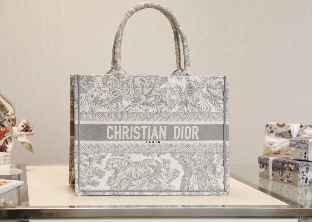 DIOR TOTE Grey Tiger