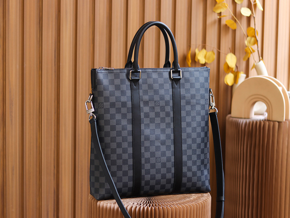 Louis Vuitton 𝘼𝙣𝙩𝙤𝙣 𝙏𝙤𝙩𝙚 Briefcase M40000