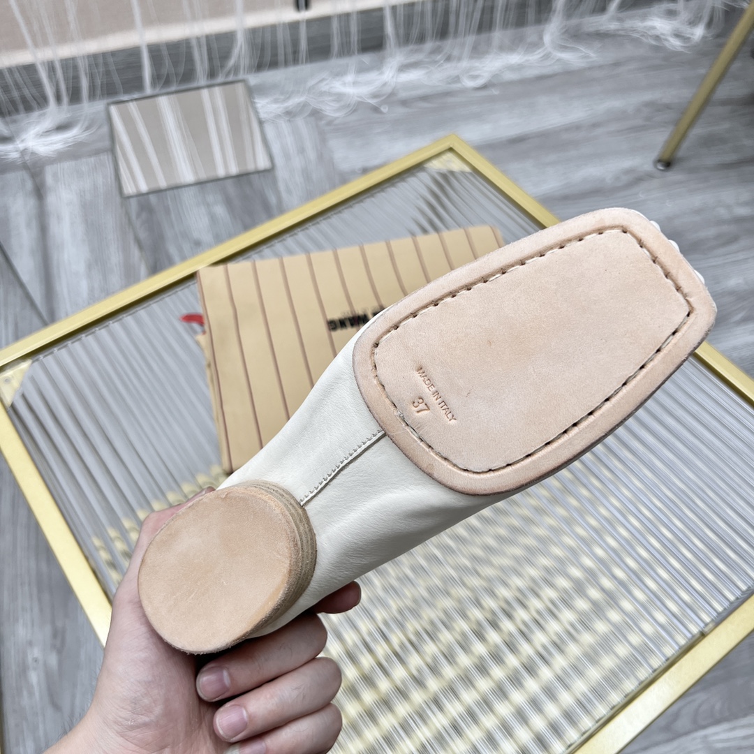 𝐔𝐌𝐀 𝐖𝐀𝐍𝐆｜𝟐𝟎𝟐𝟑/𝐒𝐒 𝐧𝐞𝐰  UMA WANG classic models retro do old ballet shoes