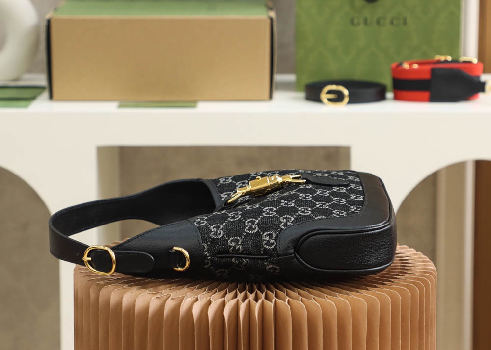 GUCCI 𝐉𝐚𝐜𝐤𝐢𝐞 𝟏𝟗𝟔𝟏 𝐃𝐞𝐧𝐢𝐦 original leather #678843