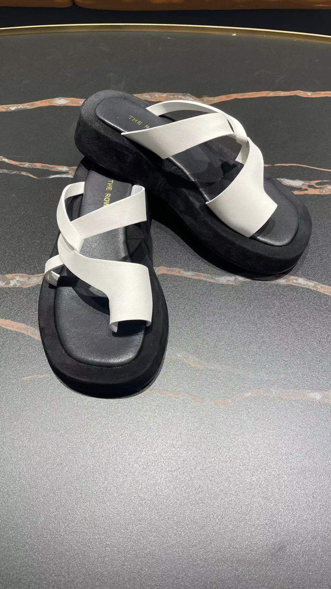 THE ROW | 𝟐𝟎𝟐𝟏/𝐒𝐒 𝐧𝐞𝐰 The row 2021 official website synchronization niche sexually cool wind thick bottom flip-flops