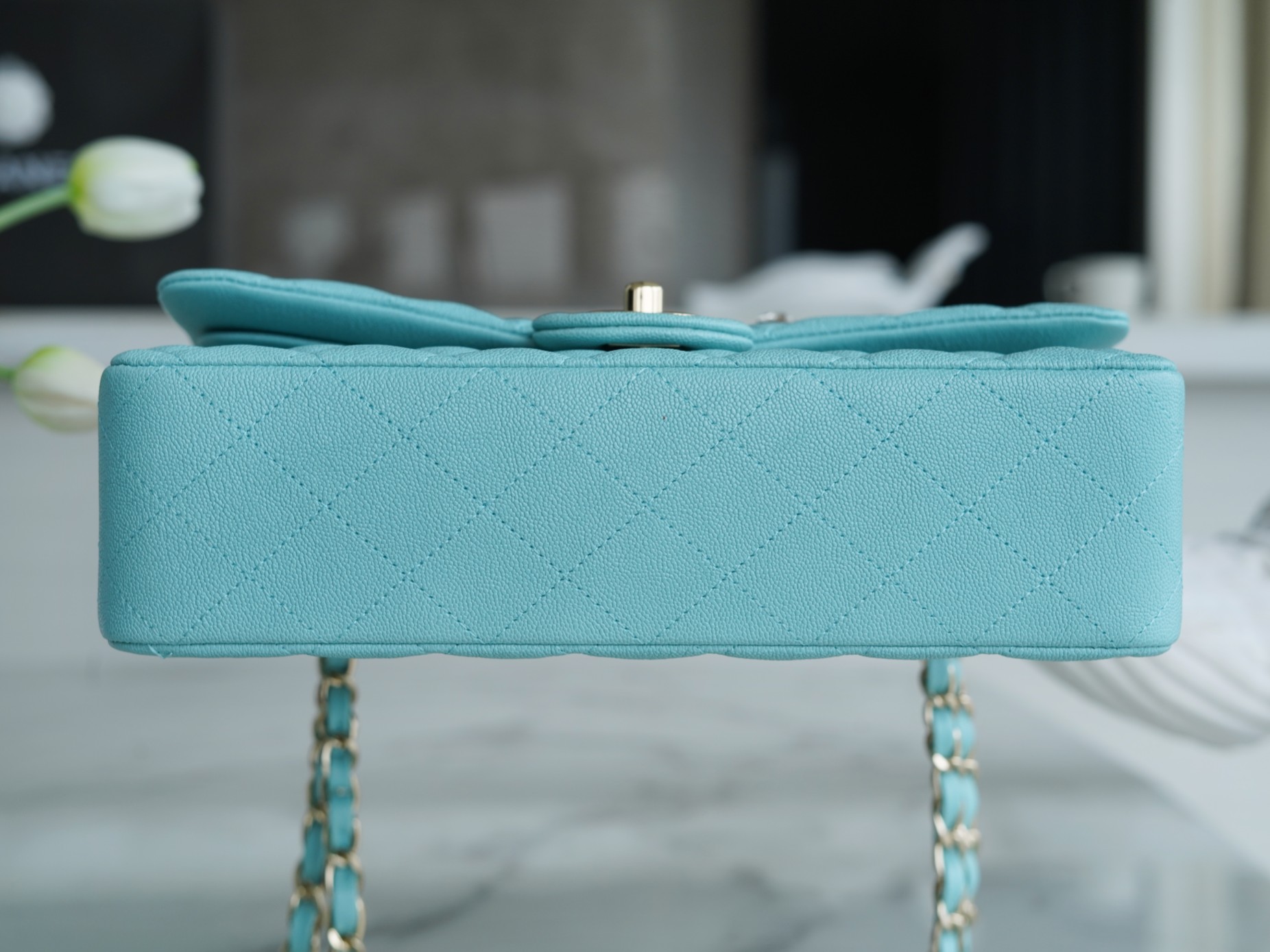 𝐂𝐇𝐀𝐍𝐄𝐋 Classic Flap washed cowhide is made from the most delicate of newborn calves Washed fetal cow Medium Tiffany Blue