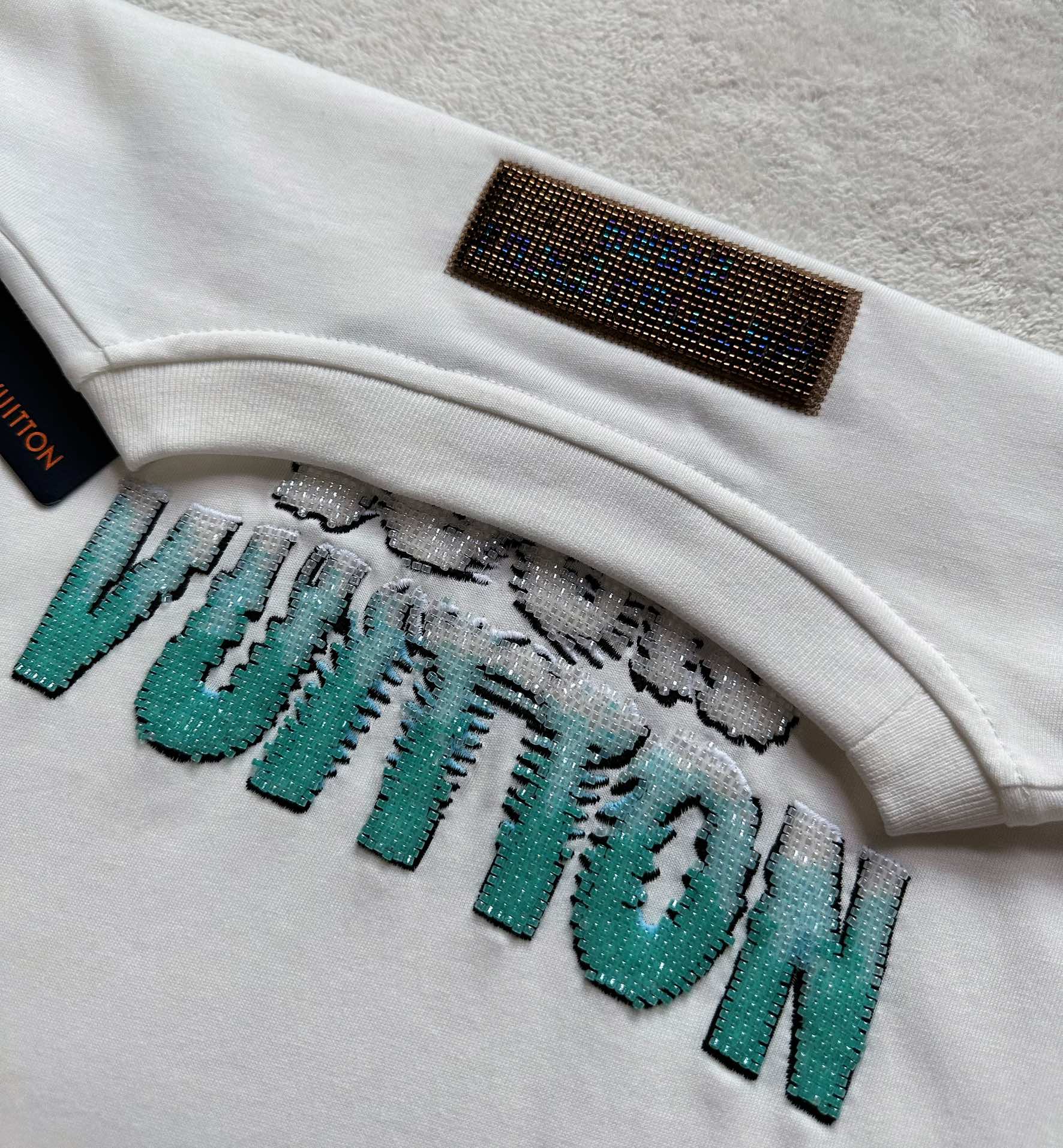 Louis Vuitton Heavy Industry Gradient Beaded Beaded Short Sleeve T