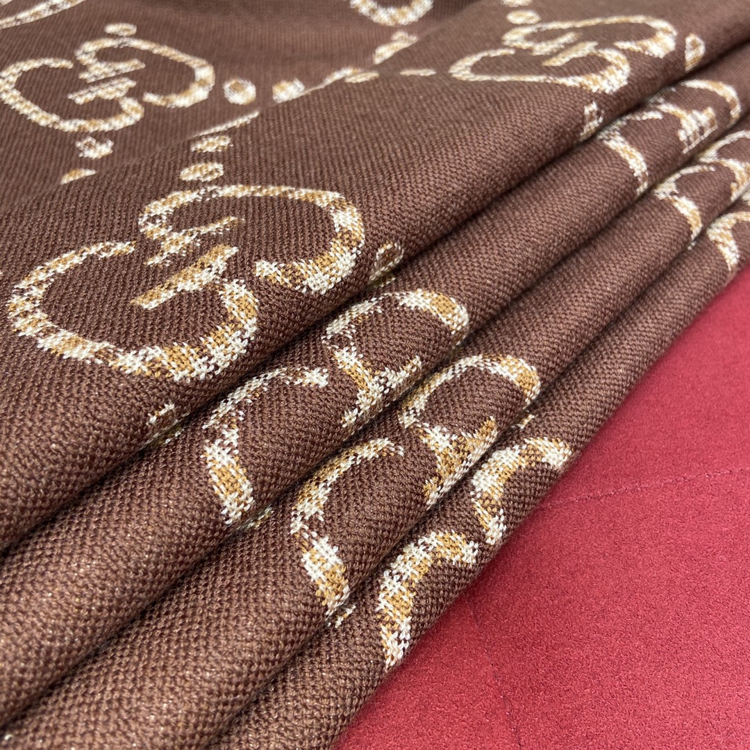 GUCCI Double-sided three-dimensional jacquard scarf 100% wool