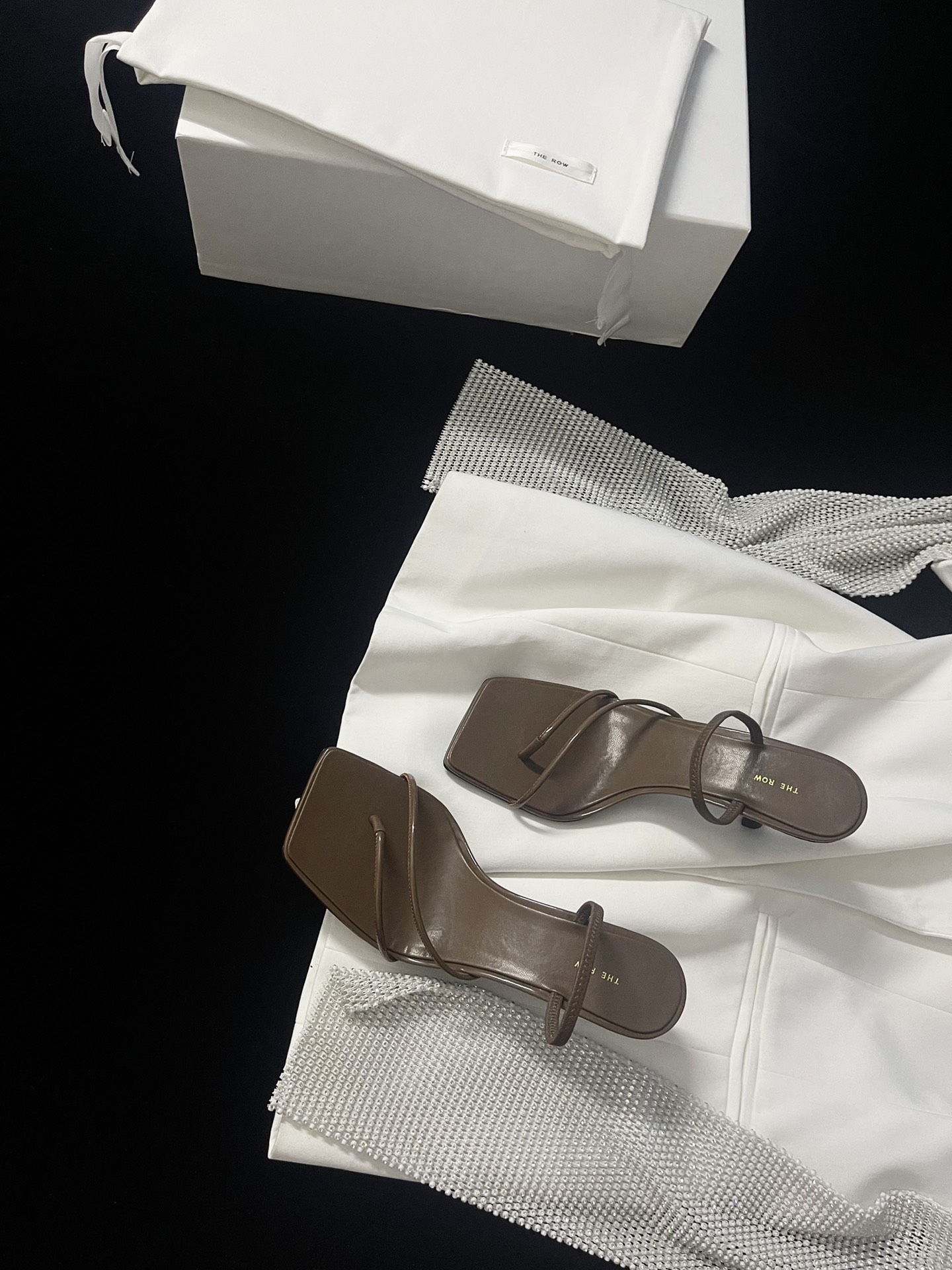 𝐓𝐡𝐞 𝐫𝐨𝐰 ｜𝟐𝟎𝟐𝟑/𝐒𝐒 𝐧𝐞𝐰 Minimalist sandals