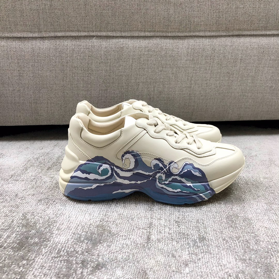 Gucci Pops This collection has a lot of flora and fauna elements Original material