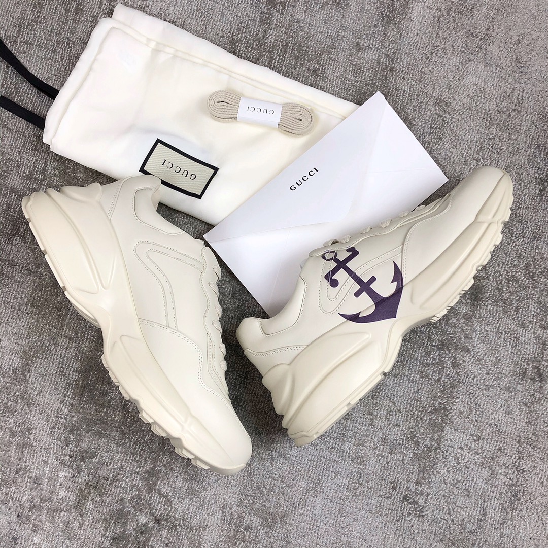 Gucci Pops This collection has a lot of flora and fauna elements Original material