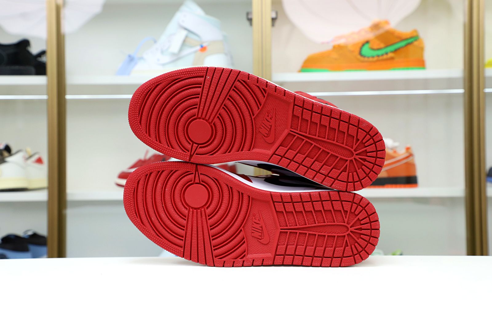 AIR JORDAN 1 RETRO HIGH OG CHICAGO 2015