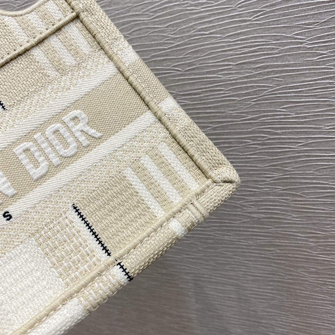 Mini Apricot Stripes  Tote's latest stripes collection