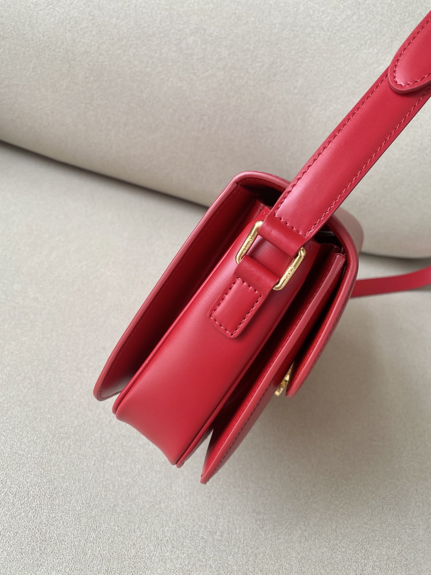 𝐂𝐞𝐥𝐢𝐧𝐞 Triomphe Medium 22.5cm