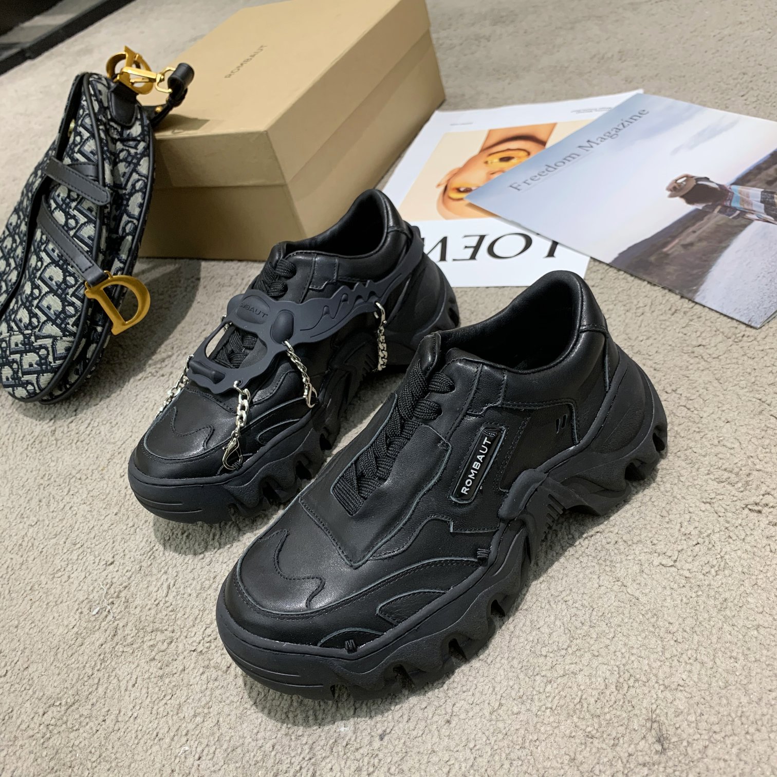 𝐑𝐨𝐫𝐧𝐧𝐢𝐢 ｜2020FW new sneakers upper with silk cowhide upper Sheepskin lining