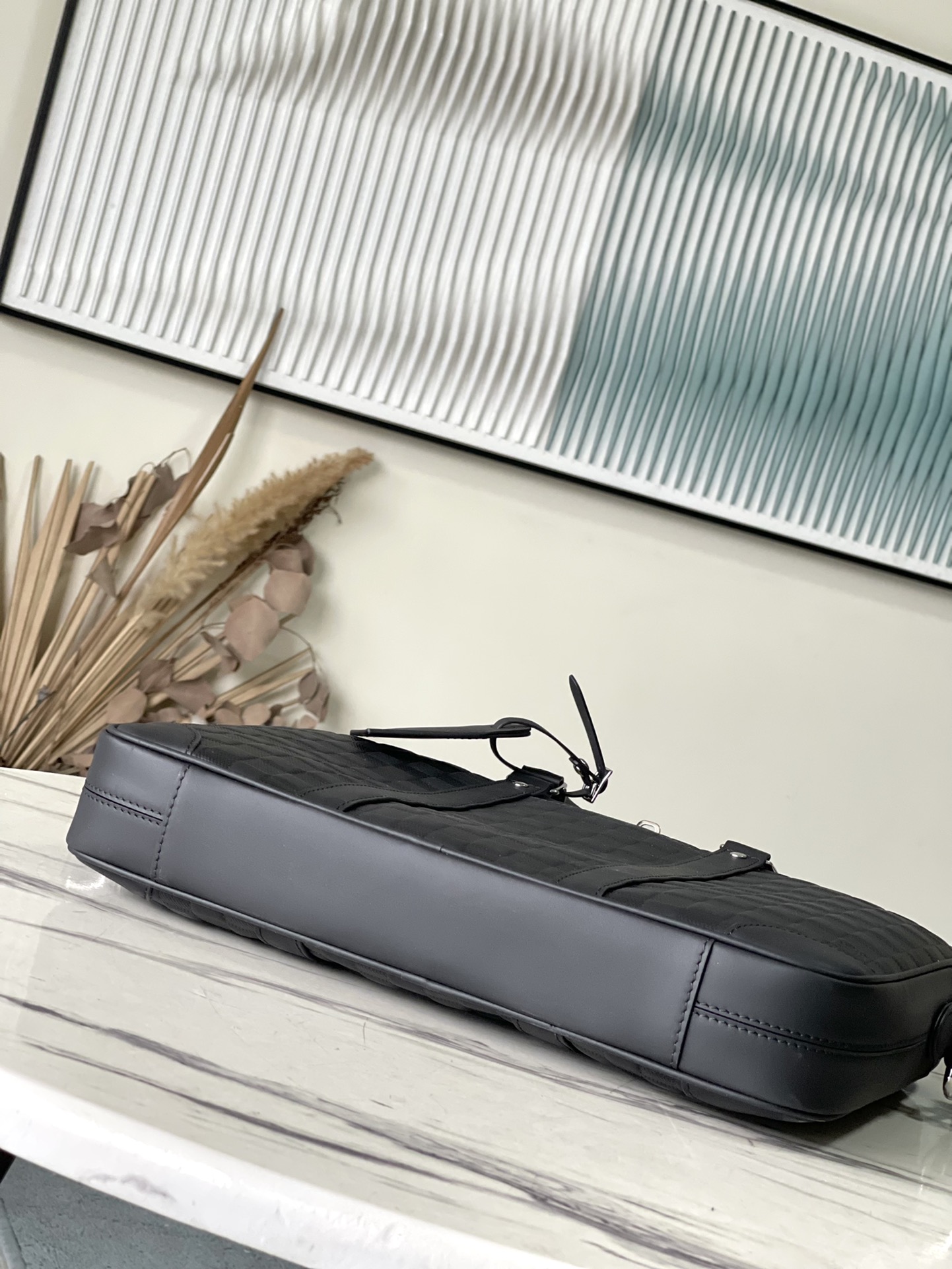 𝐋𝐎𝐔𝐈𝐒 𝐕𝐔𝐈𝐓𝐓𝐎𝐍 N40444 Pressed Voyage Small Briefcase