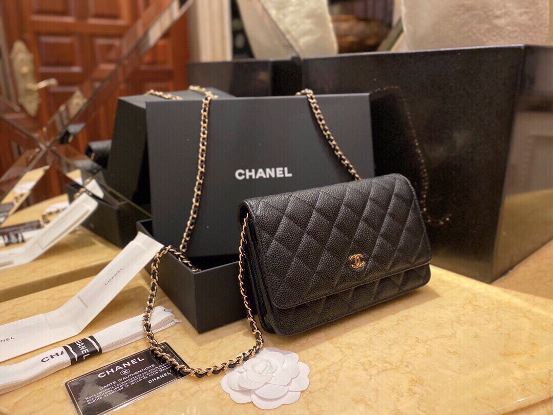 CHANEL 𝑾𝒐𝒄 Fat Choi bag (pressed version) leather black ox gold