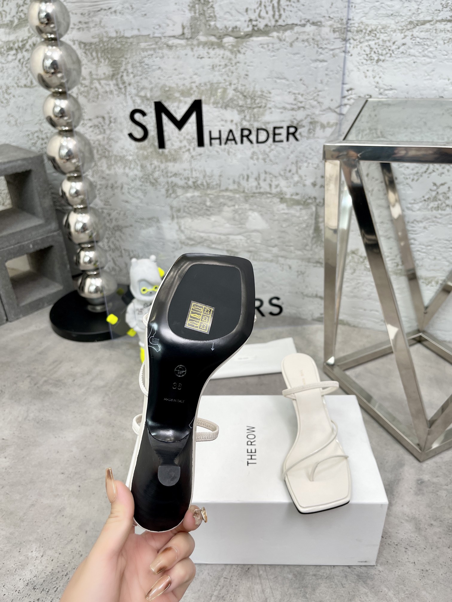 𝐓𝐡𝐞 𝐫𝐨𝐰｜𝟐𝟎𝟐𝟑/𝐒𝐒 𝐧𝐞𝐰 niche tide brand The row 2023 spring and summer new sexy thin strap cat heel sandals