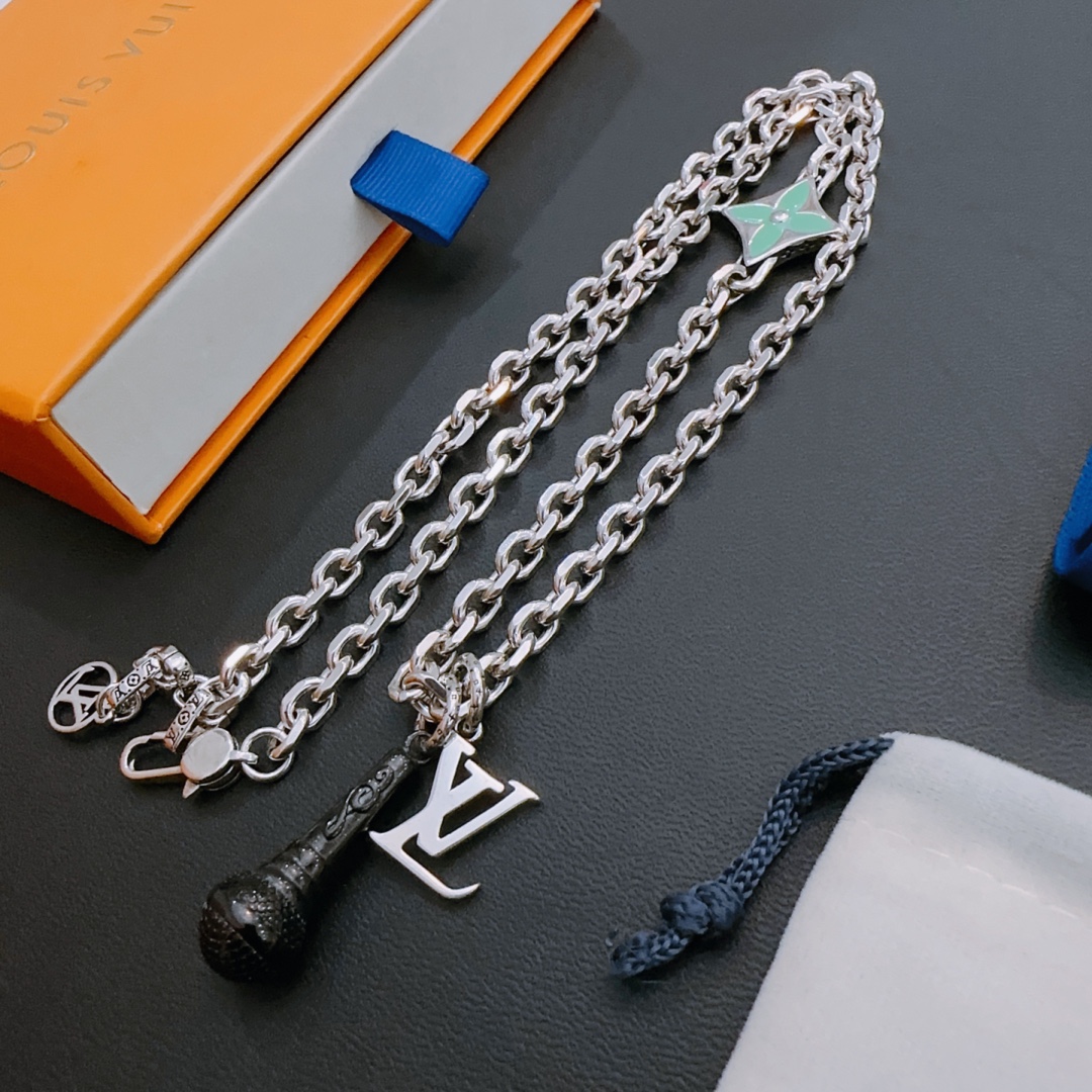 Louis Vuitton vintage silver necklace, couple's version, chain length 60 cm, changeable