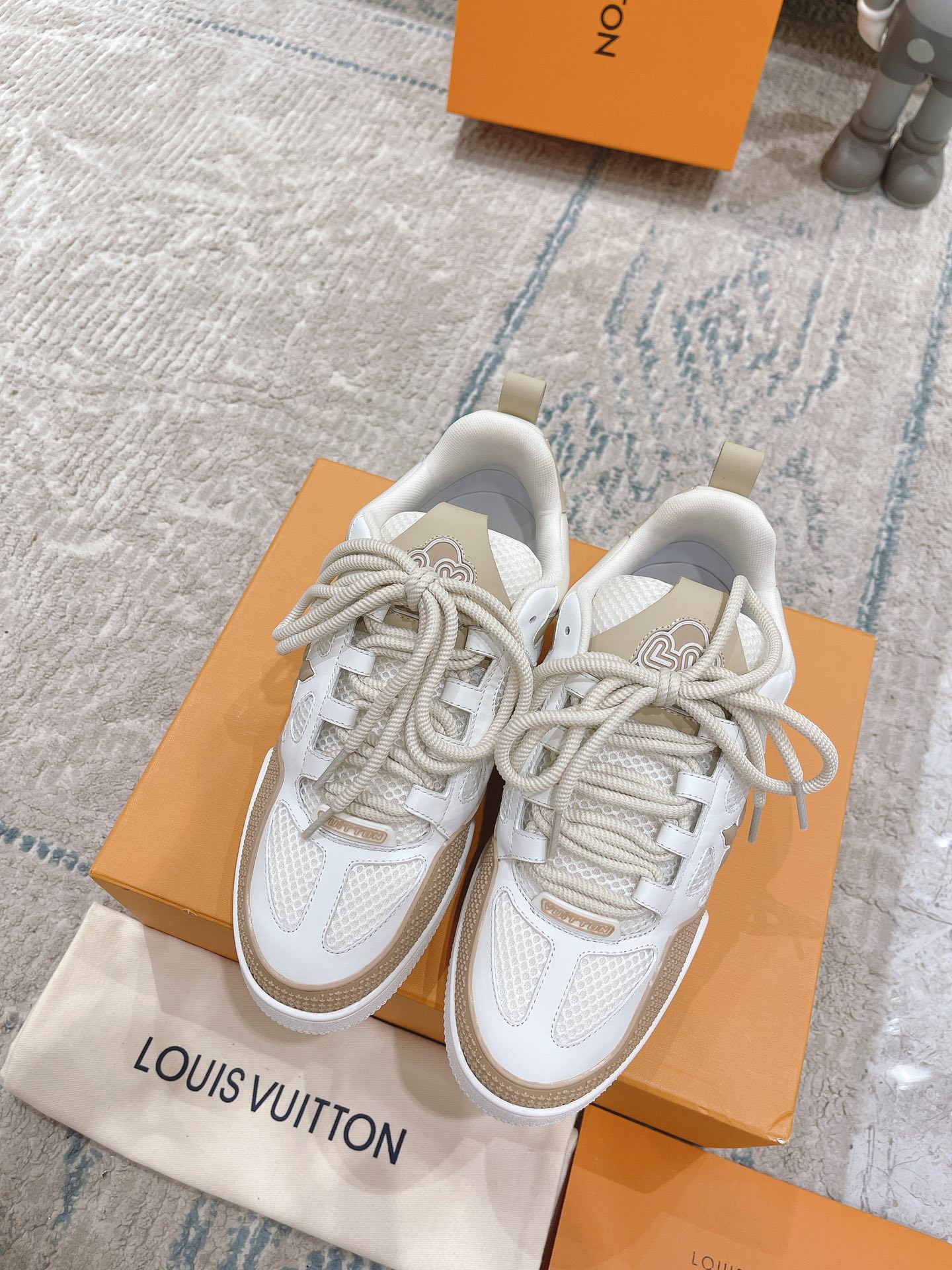 Louis Vuitton couple models DIY buckle sneakers sneakers