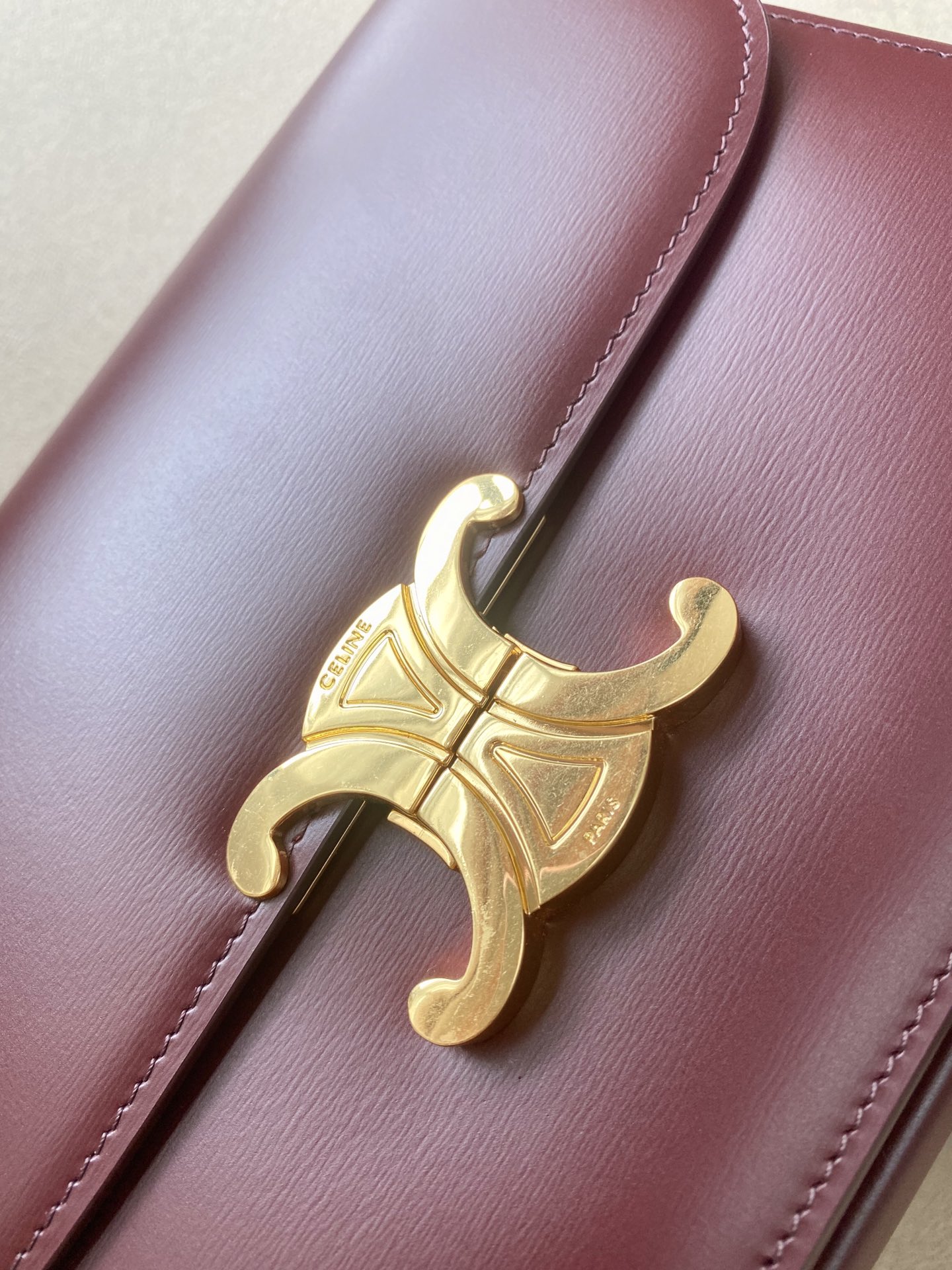 𝐂𝐞𝐥𝐢𝐧𝐞 Triomphe Medium 22.5cm