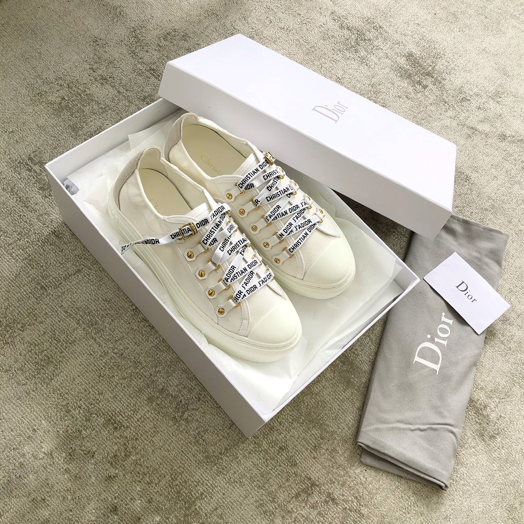 DIOR alphabet shoes white Water-dyed sheepskin lining Private moulded outsole Private moulded brass buckle
