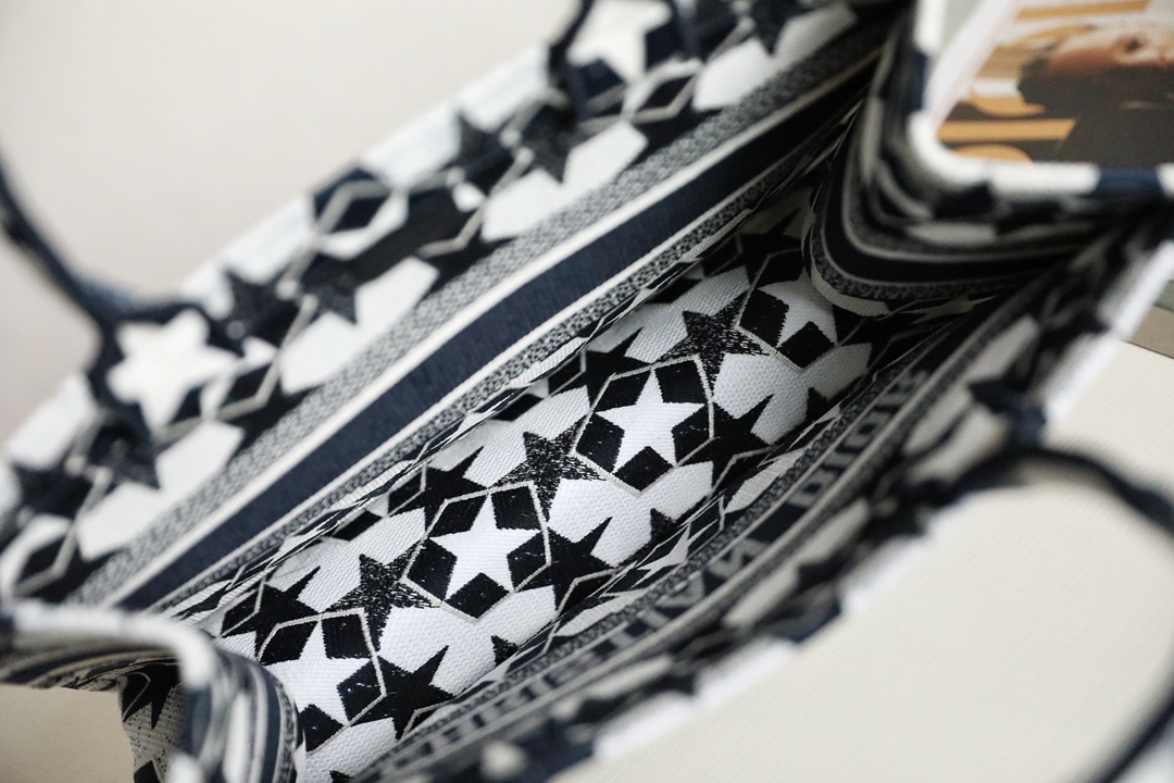 DIOR TOTE blue small five stars