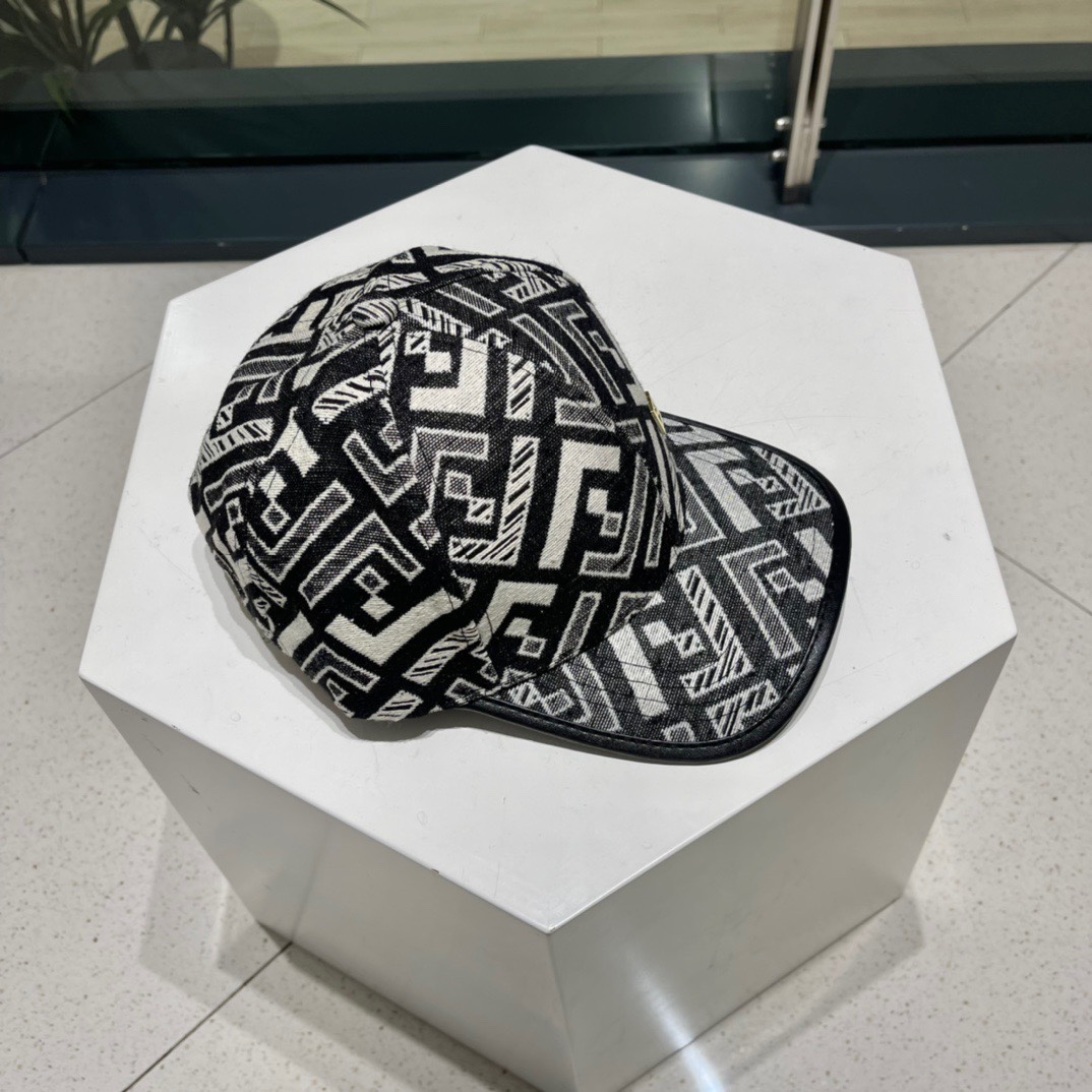 Fendi presbyopia series baseball cap