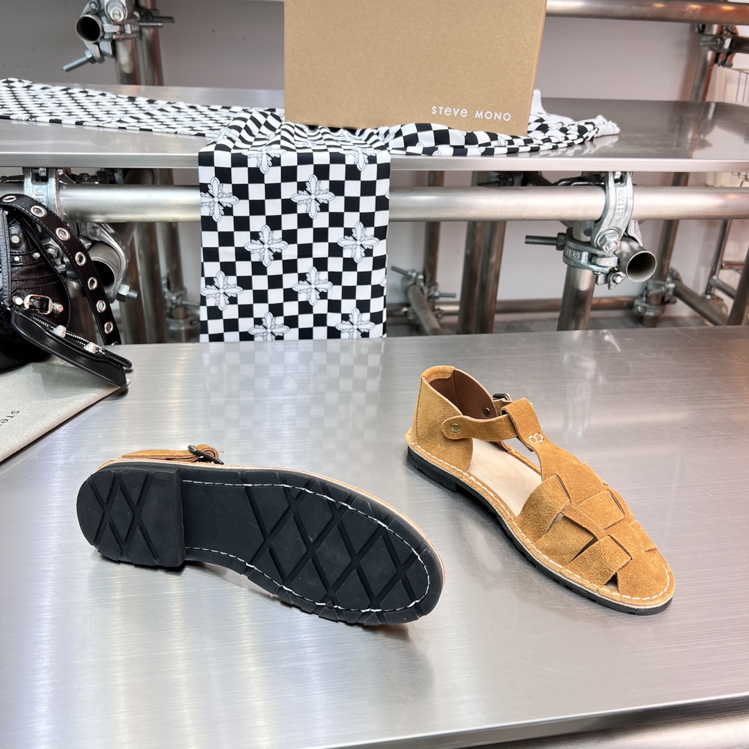 𝐒𝐭𝐞𝐯𝐞 𝐌𝐨𝐧𝐨｜𝟐𝟎𝟐𝟑𝐒𝐒/𝐧𝐞𝐰 A pair of fully handmade sandals using Goodyear practices