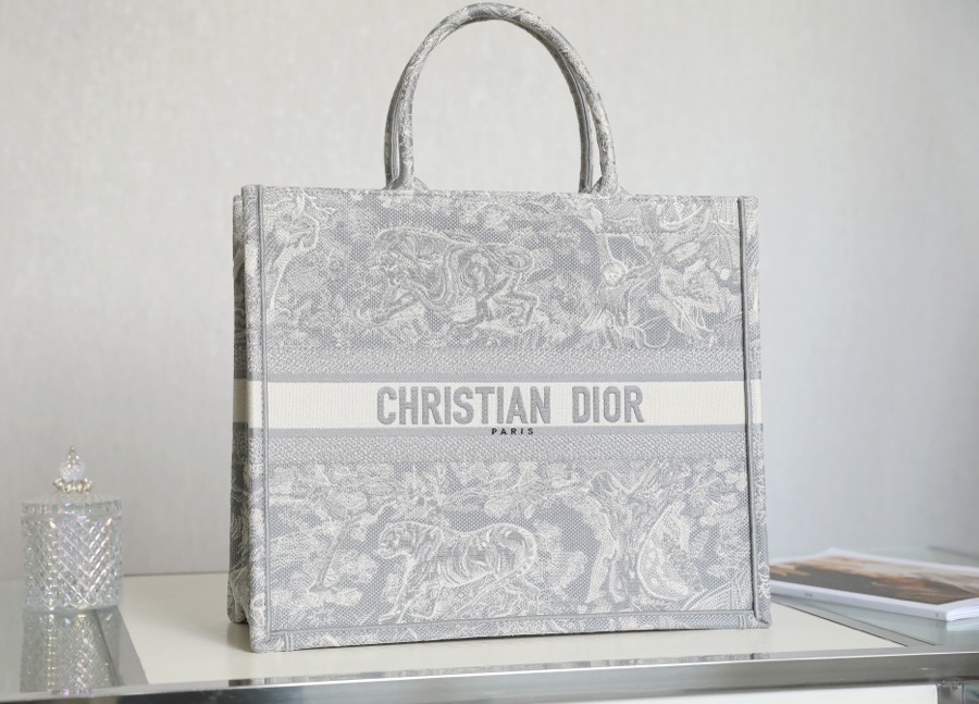 DIOR TOTE Grey embroidery