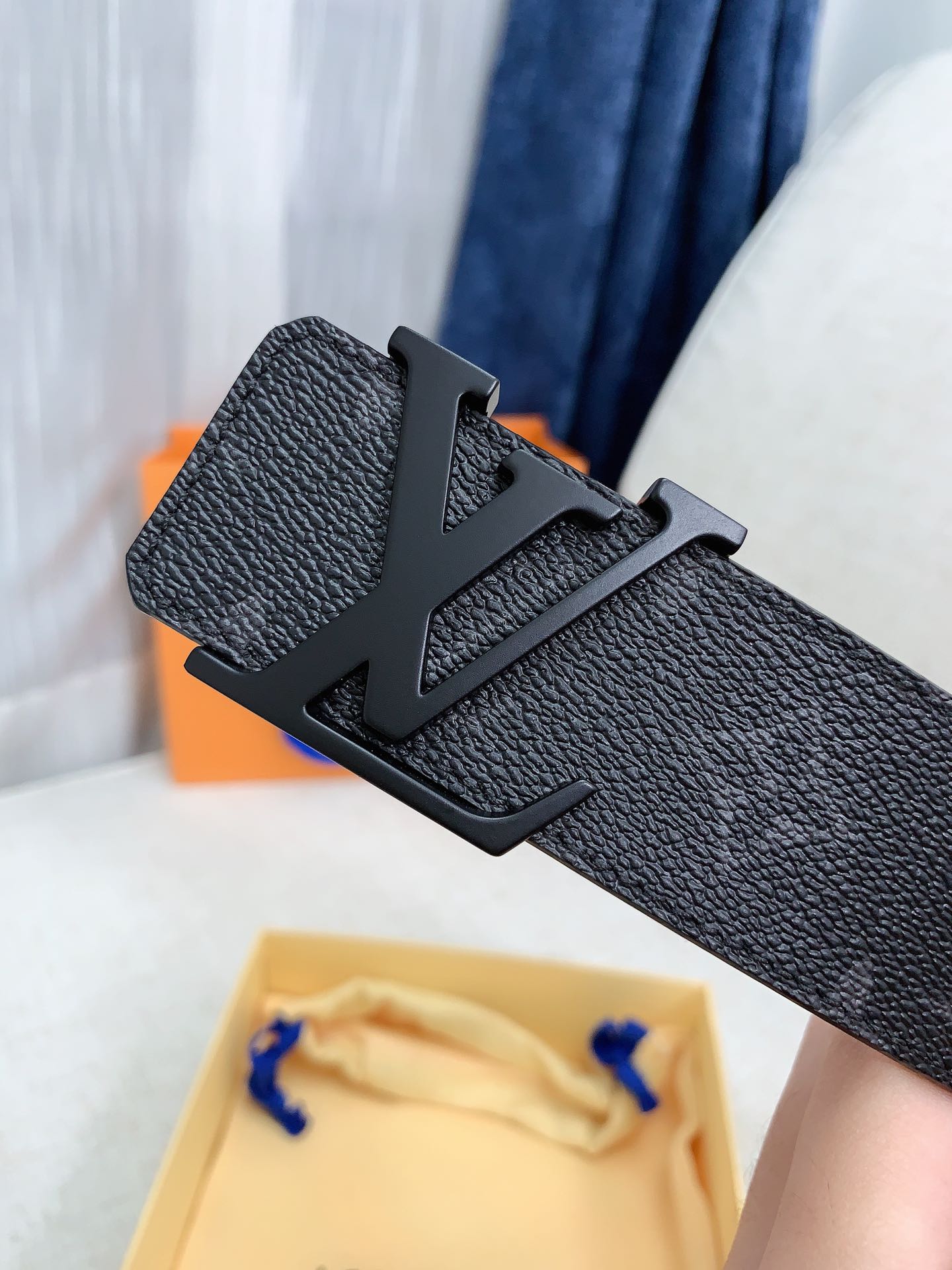 LOUIS VUITTO genuine integrated casting hardware