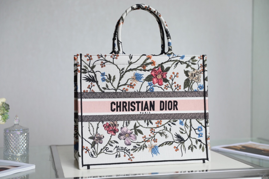DIOR TOTE Moonflower