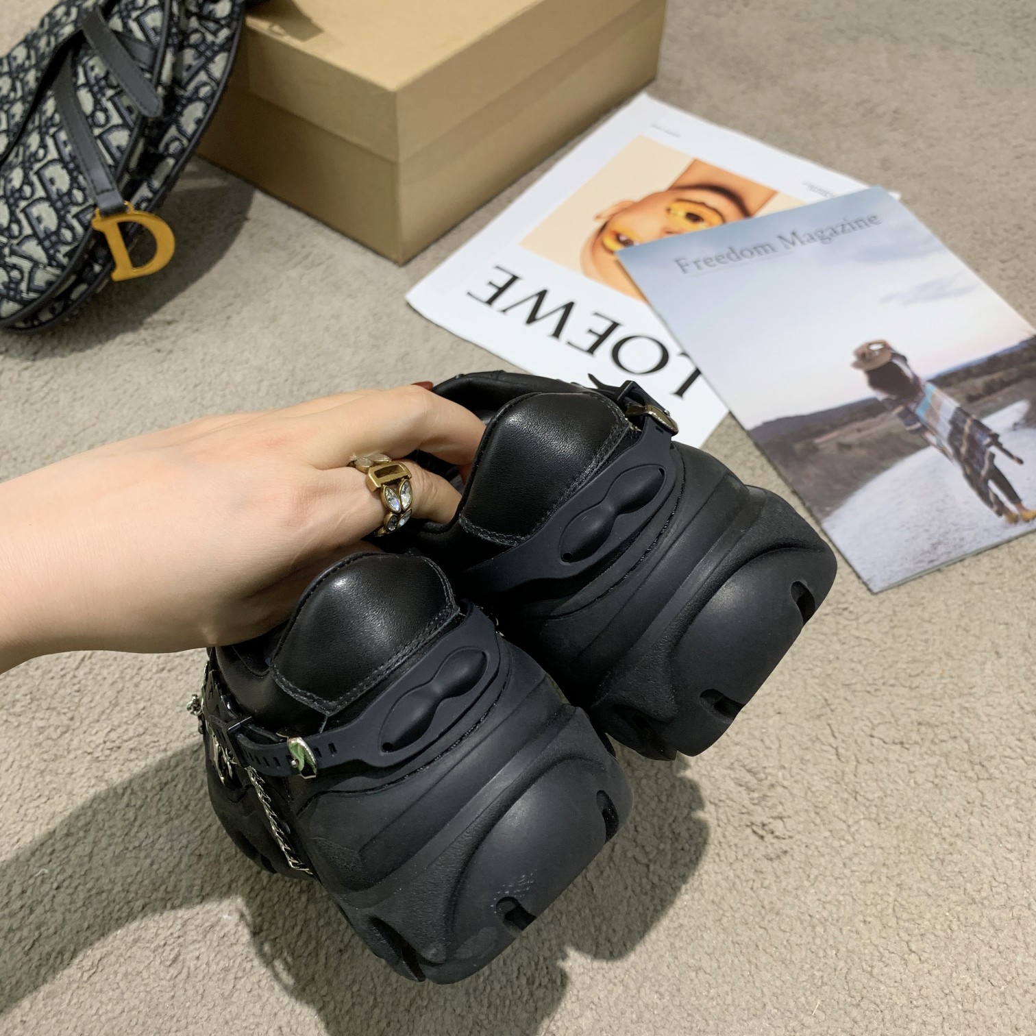 𝐑𝐨𝐫𝐧𝐧𝐢𝐢 ｜2020FW new sneakers upper with silk cowhide upper Sheepskin lining