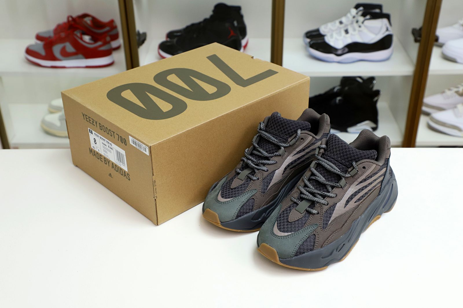 Yeezy boost 700 V2 Geode