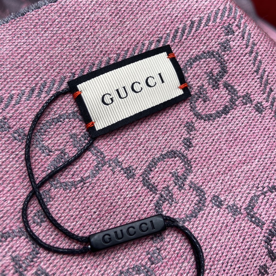 GUCCI Double-sided three-dimensional jacquard scarf 100% wool