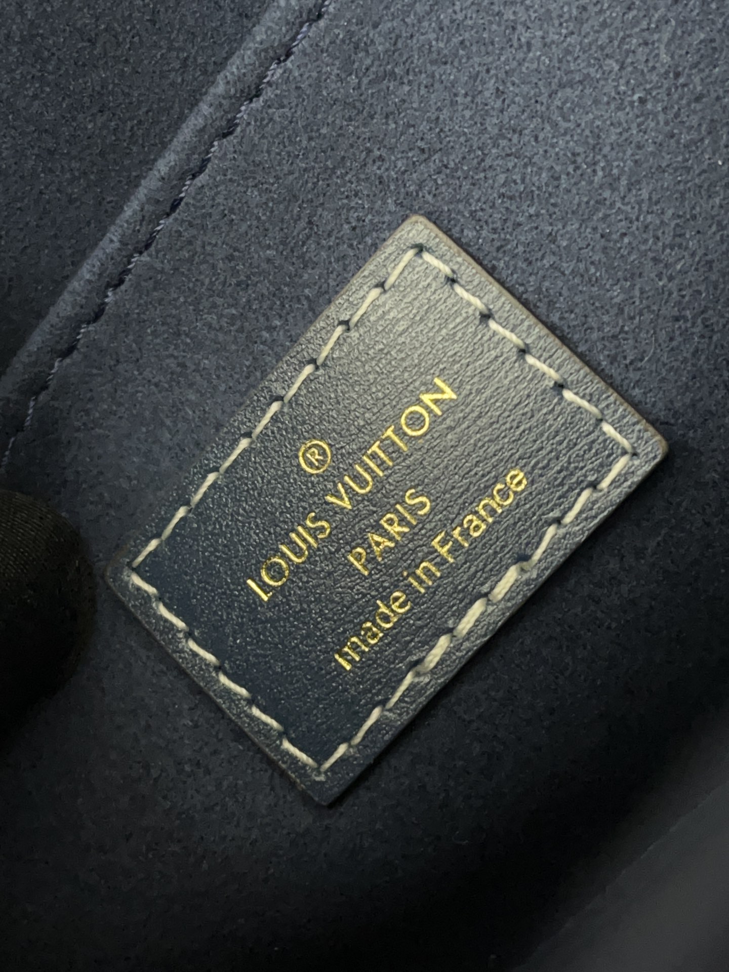 Louis Vuitton M59631