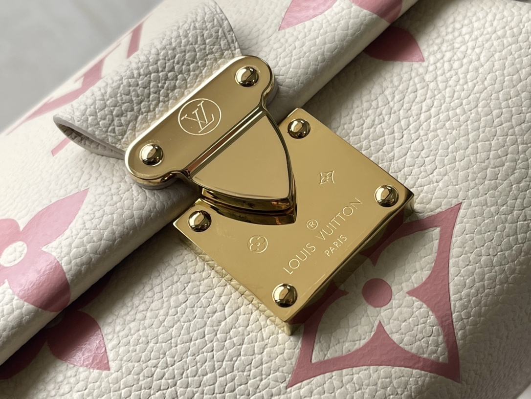 𝐋𝐎𝐔𝐈𝐒 𝐕𝐔𝐈𝐓𝐓𝐎𝐍    M46393