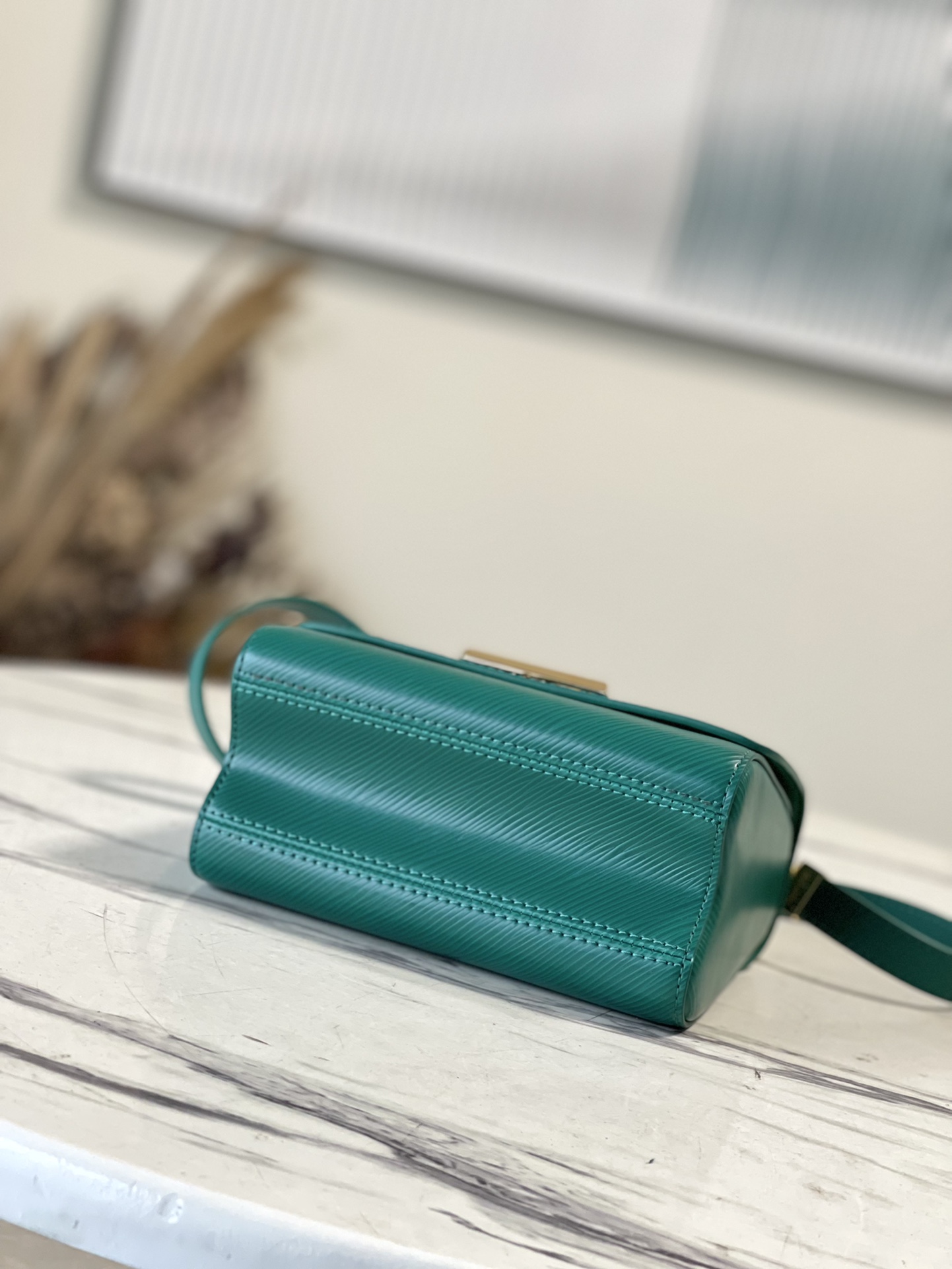 𝐋𝐎𝐔𝐈𝐒 𝐕𝐔𝐈𝐓𝐓𝐎𝐍    M21649