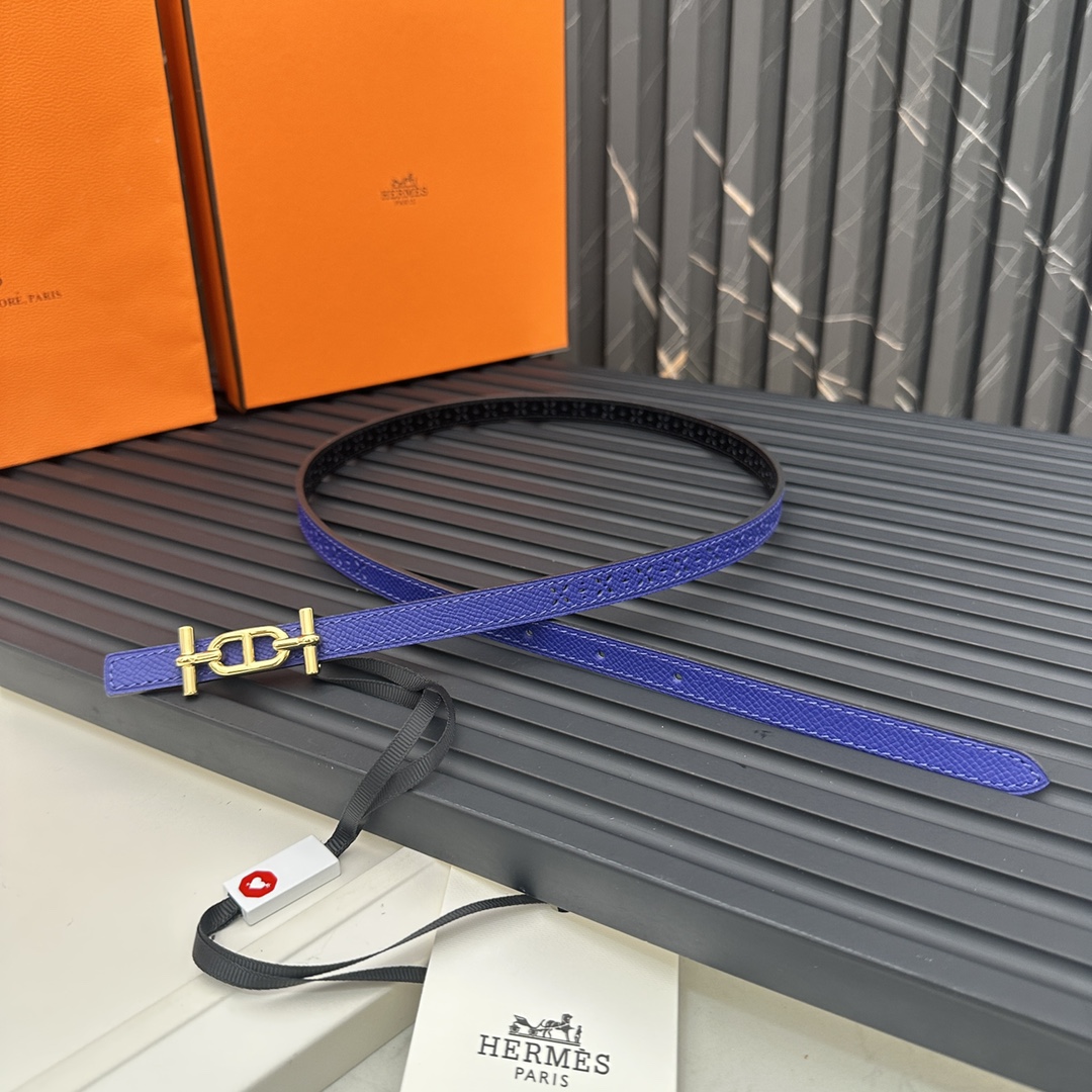 Reversible belt in Hermes Swift and perforated Epsom calfskin