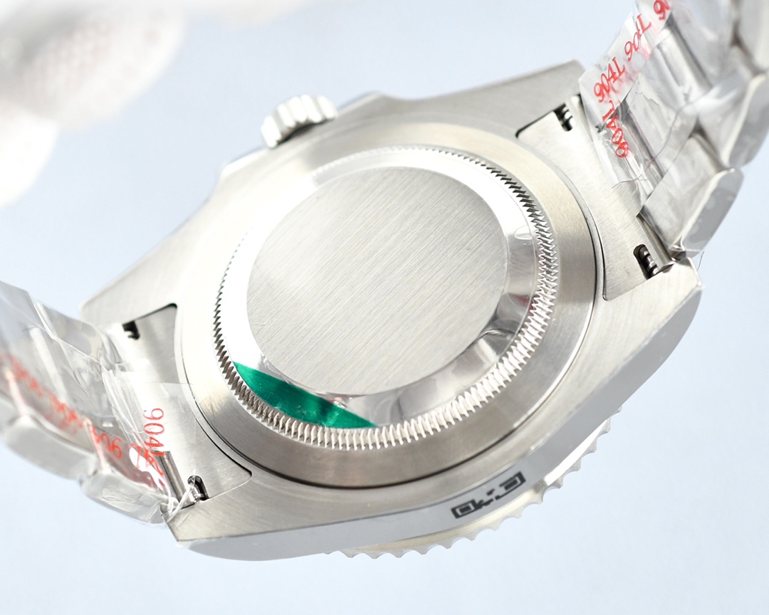 Rolex Greenwich-Master GMT V4 Black and Green Ceramic Bezel