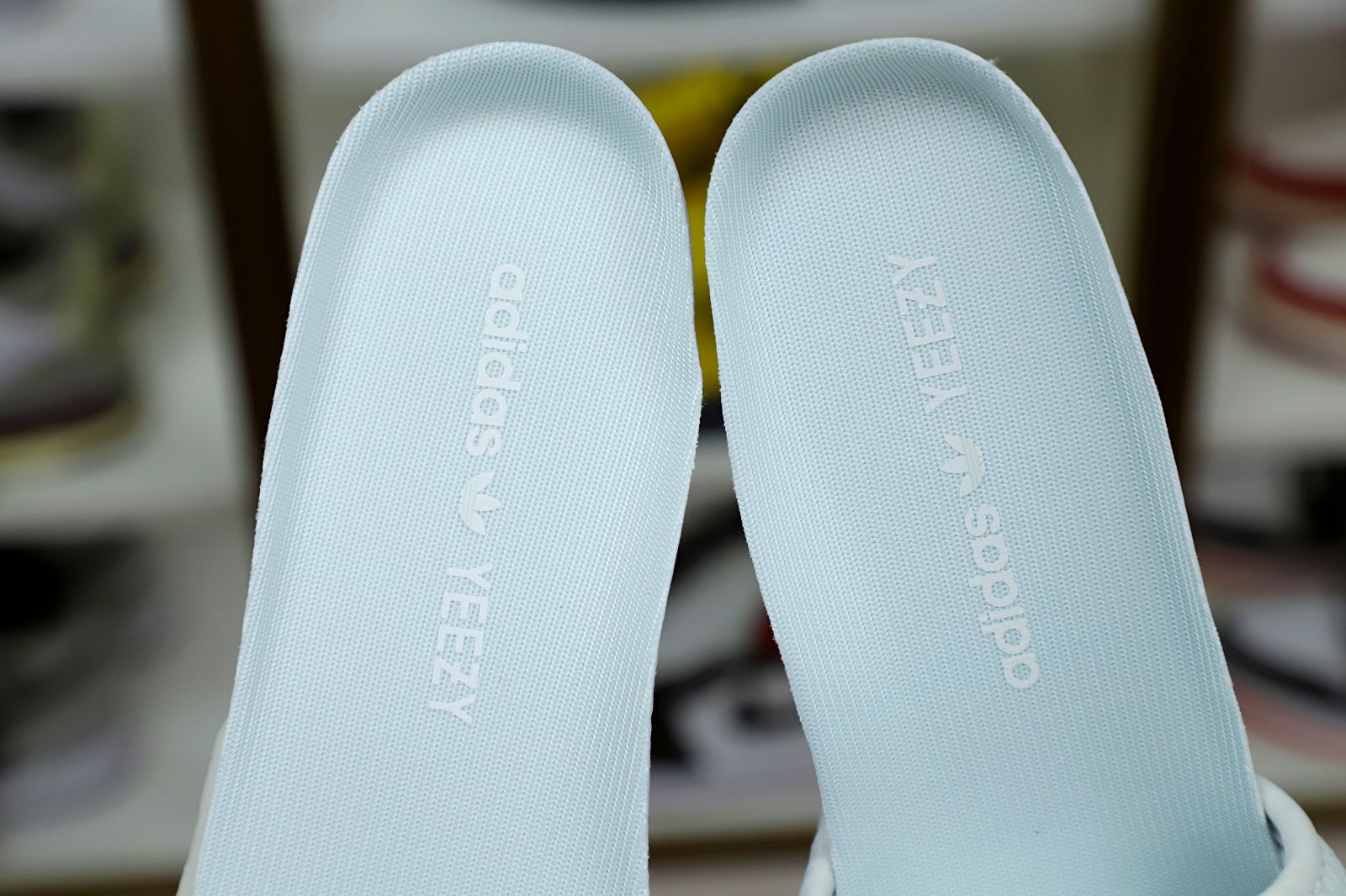 YEEZY BOOST 350 V2 CLOUD WHITE REFLECTIVE