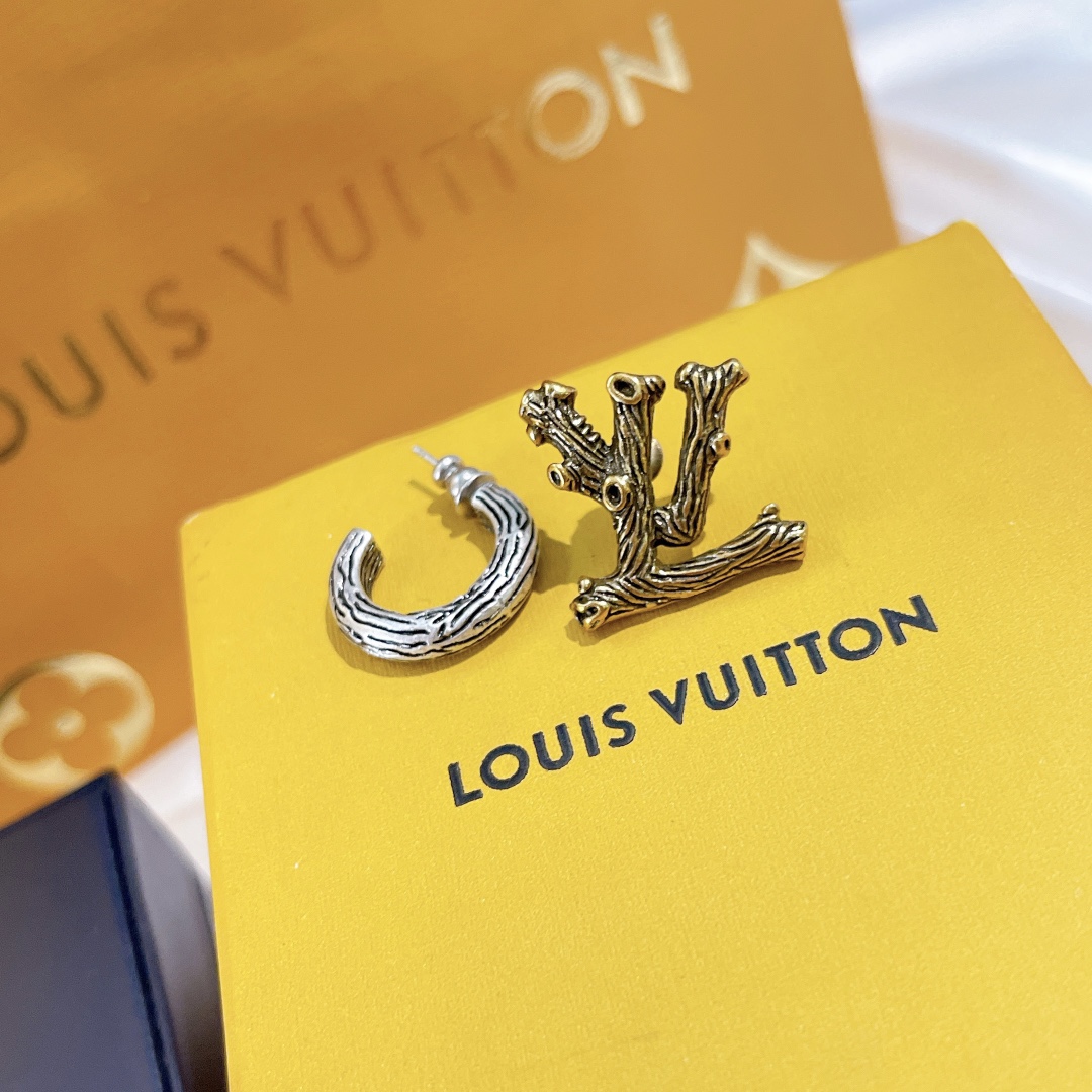 LLouis Vuitton LV Twig monogram stud earrings