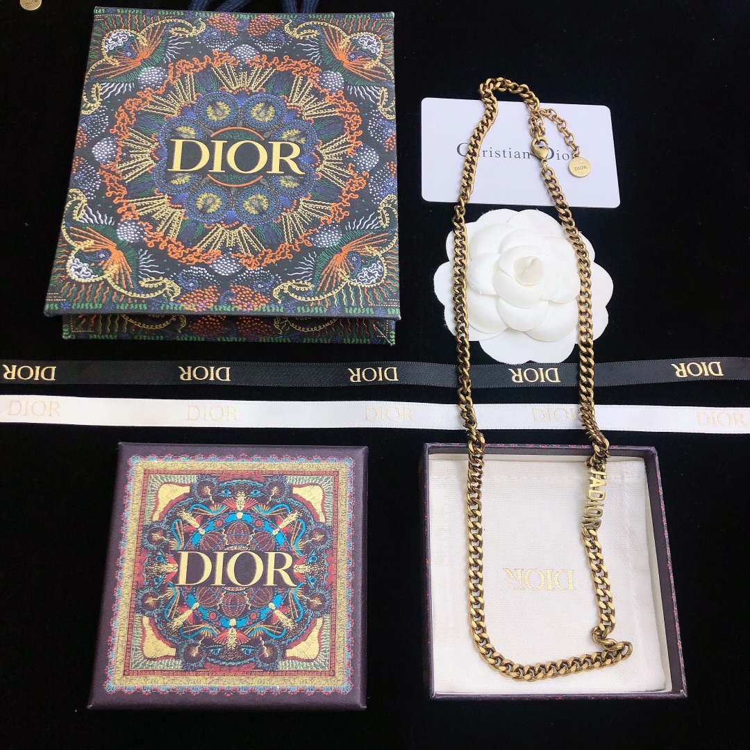 Dior necklace