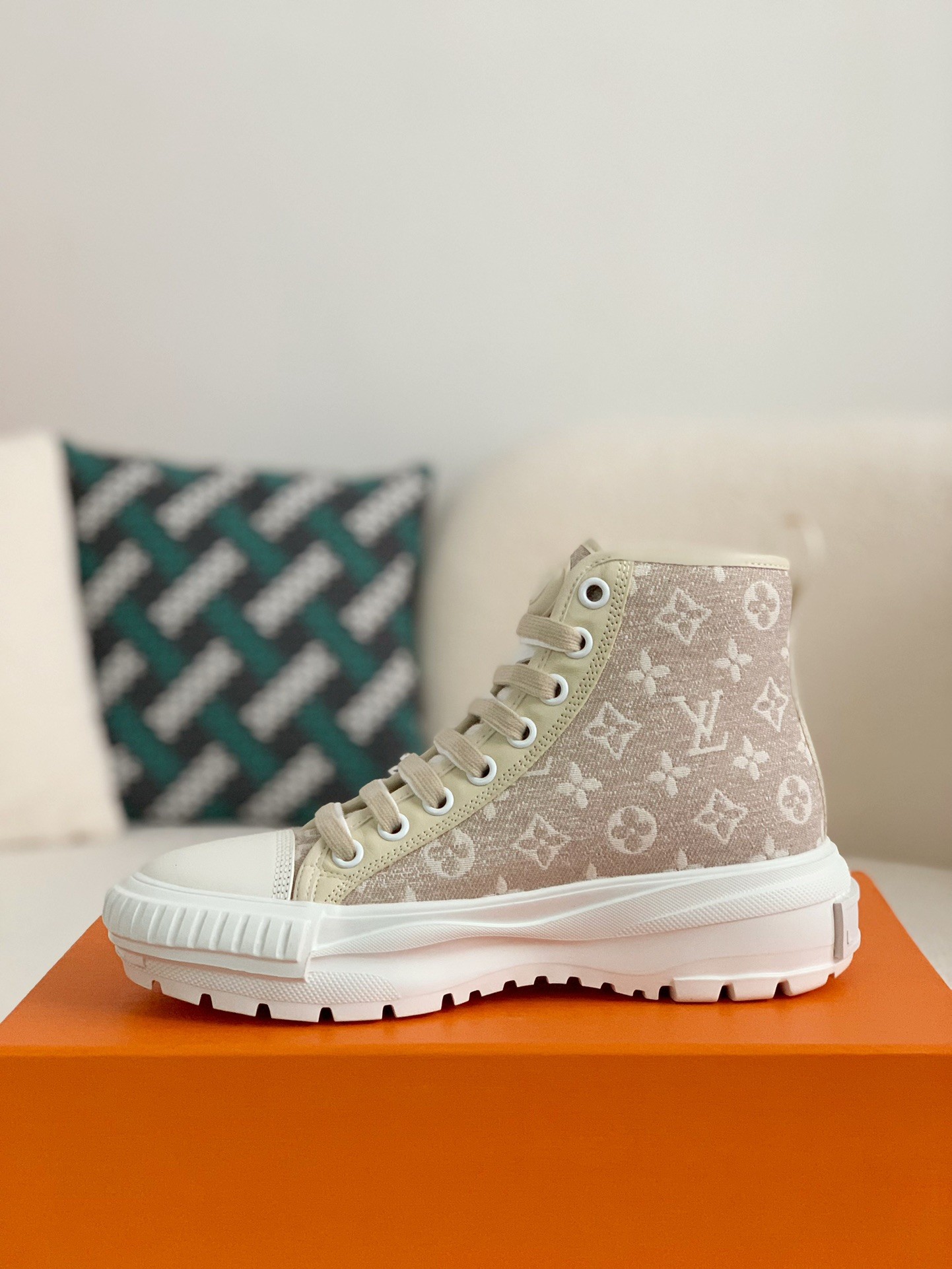 Louis Vuitton Squad Women's flat bottomed boots