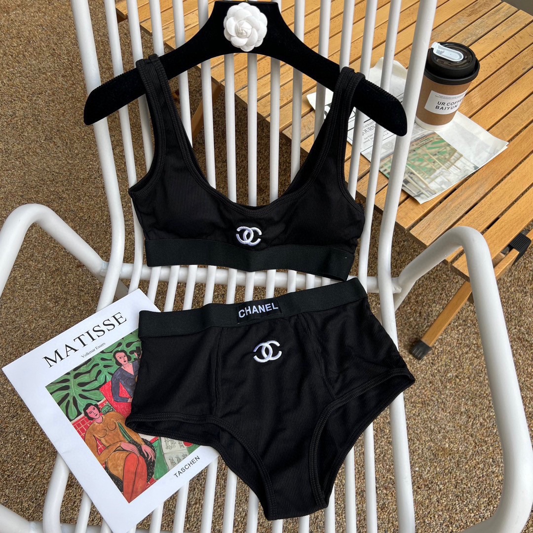 CHANEL New separates swimming costume