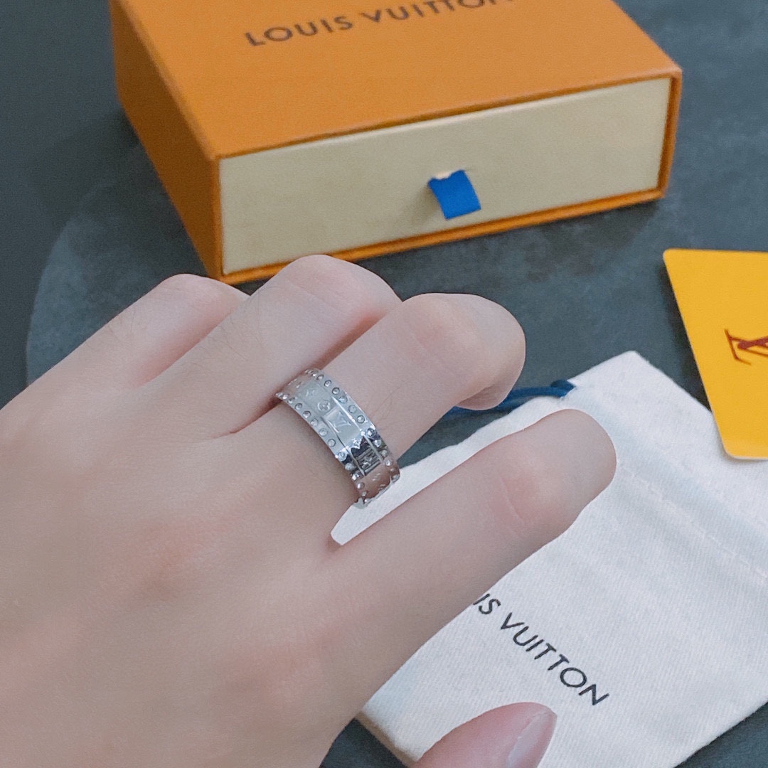 Louis Vuitton ring