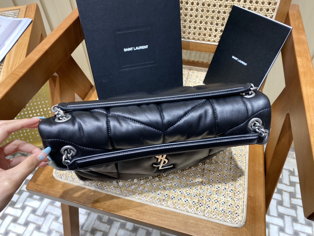 SAINT LAURENT #𝙇𝙤𝙪𝙇𝙤𝙪 𝙥𝙪𝙛𝙛𝙚𝙧#57747 (large silver buckle)