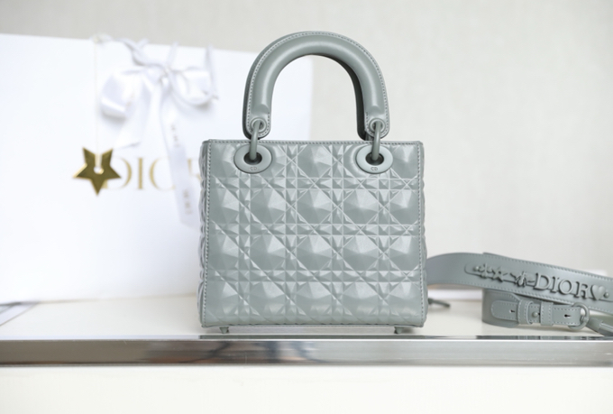 LADY DIOR diamond vine check four compartments DR-091