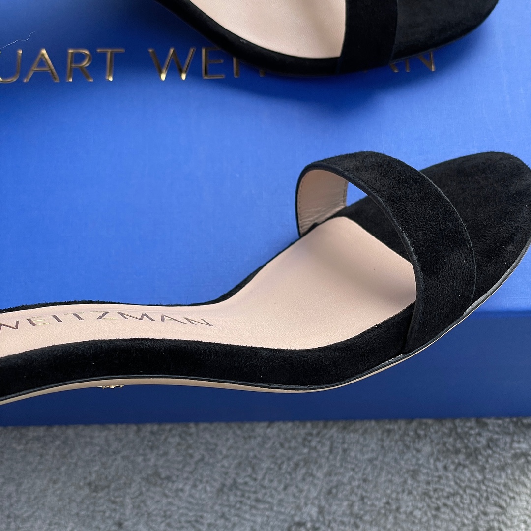 Stuar*t weitzma*n sandals